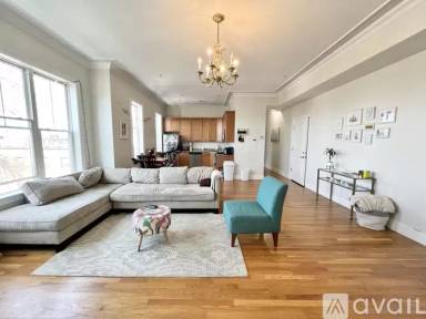 Main picture of 395 W Broadway
