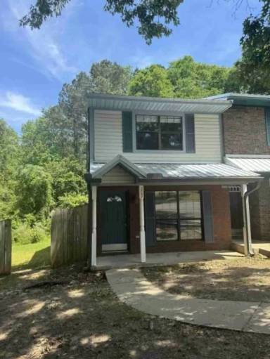 Main picture of 202 Lakeview Dr