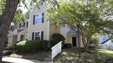 Main picture of 112 Sir Richard Ln
