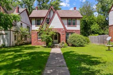 Main picture of 209 S Belmont St