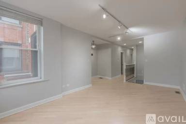 Main picture of 2235 W Fullerton Ave