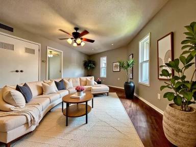 Main picture of 205 W Woodruff Ave