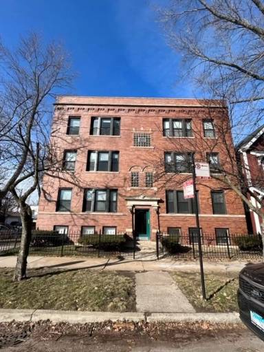 Main picture of 3700 N Paulina St