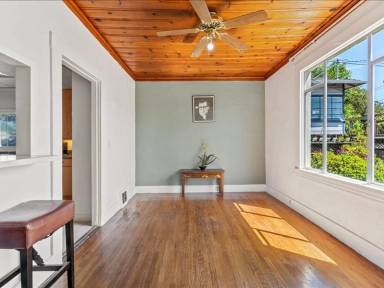 Main picture of 3529 Lincoln Ave