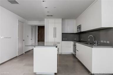 Main picture of Reach at Brickell City Center