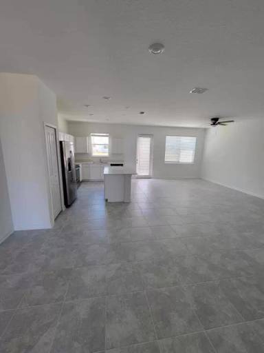 Main picture of 400 Nine Iron Dr