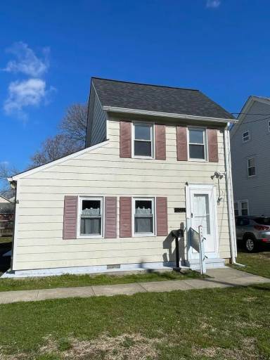 Main picture of 111 E Lockwood St