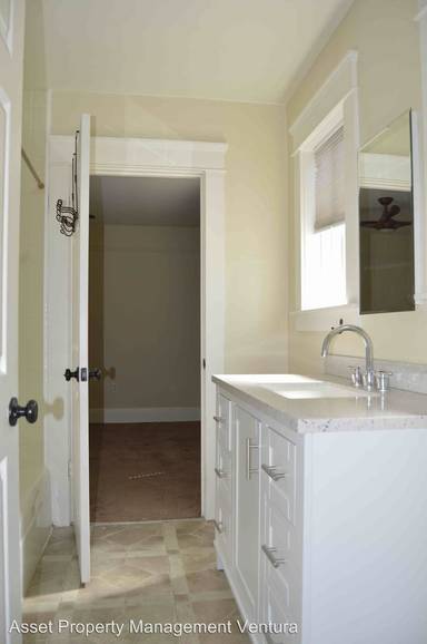 Main picture of 106 S Santa Rosa St