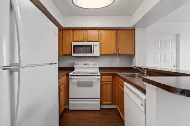 Main picture of 708 Executive Center Dr