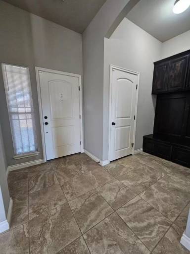 Main picture of 1014 Eaglerock Ln