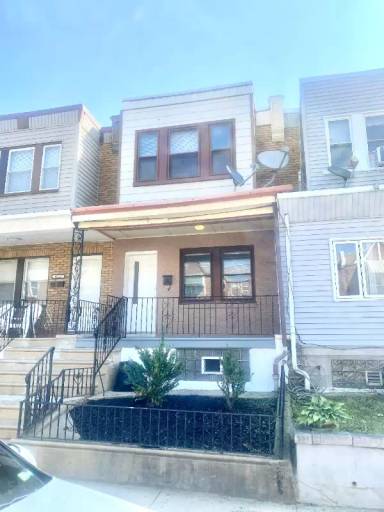 Main picture of 4725 Meridian St