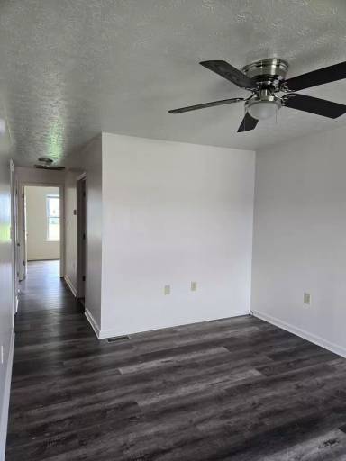 Main picture of 303 Clearwater Way