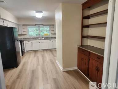 Main picture of 3207 W La Rua St