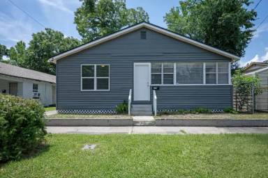 Main picture of 1574 Steele St