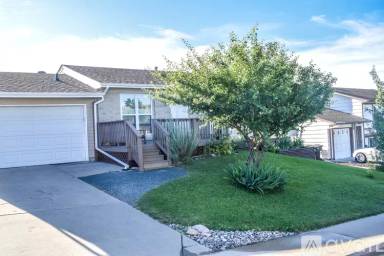 Main picture of 9954 Travis St