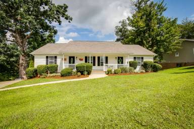 Main picture of 1111 Skyline Dr