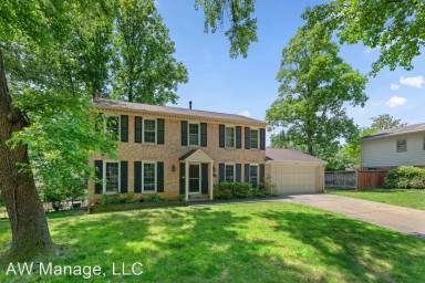 Main picture of 5 Leonard Ct