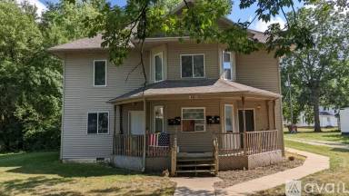 Main picture of 407 W Columbia Ave