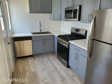 Main picture of 1122 N Gardner St