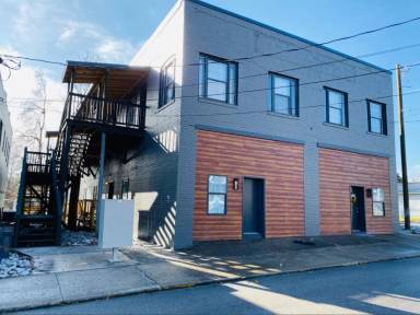 Main picture of 407 W 4th St