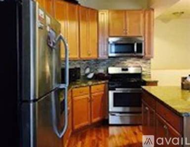 Main picture of 1819 W Belmont