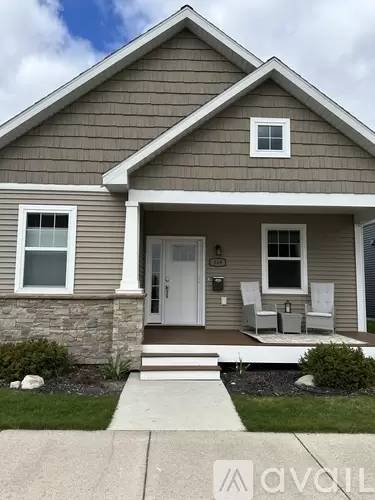 Main picture of 348 W Thirteenth St