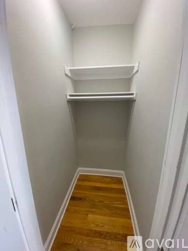 Main picture of 1023 W Argyle St