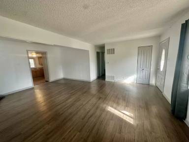 Main picture of 6521 Glencoe St