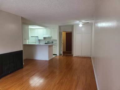 Main picture of 160 S El Molino Ave