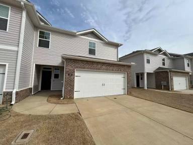 Main picture of 109 Maple Spring Trl