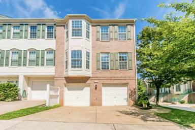 Main picture of 2719 Earls Ct