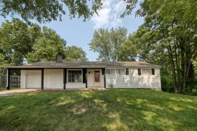 Main picture of 5705 N Lenox Ave