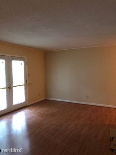 Main picture of 1915 House Ave