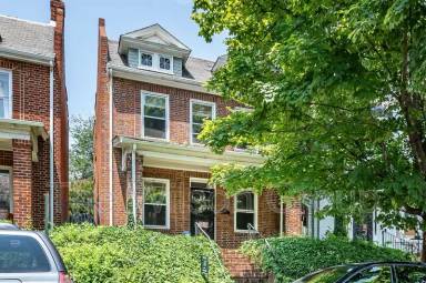 Main picture of 204 S Mulberry St