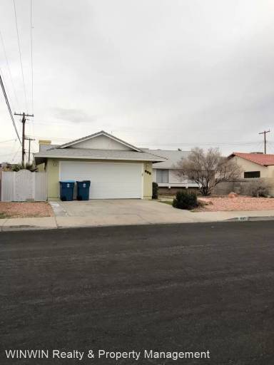 Main picture of 605 Starks Dr