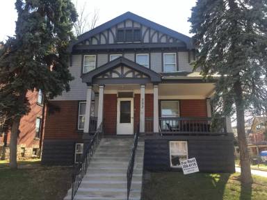 Main picture of 387 1/2 W 8th Ave