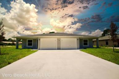 Main picture of 114 Admiral Cir