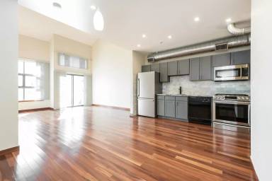 Main picture of 3195 Blake St