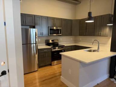 Main picture of 1665 Main St