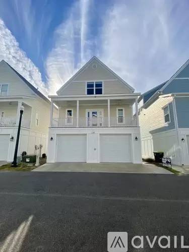 Main picture of 137 Marblehead Dr