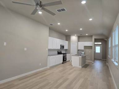 Main picture of 3905 White Rock Dr