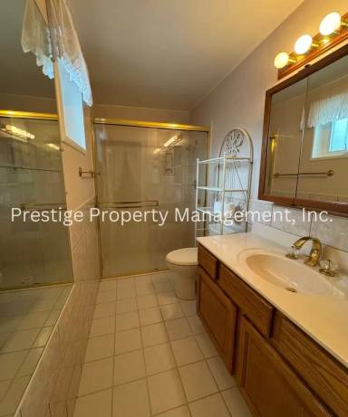 Main picture of 7445 E 45th St