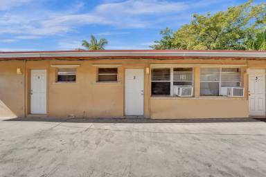 Main picture of 5797 Flagler St