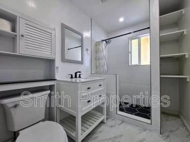 Main picture of 4550 W 166th St