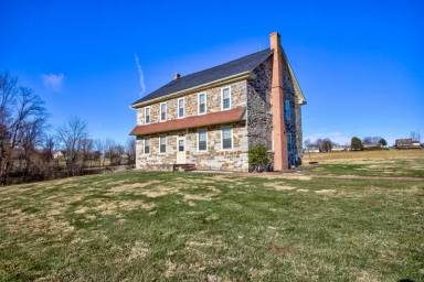 Main picture of 796 Long Ln