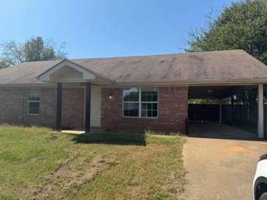 Main picture of 901 Everett St