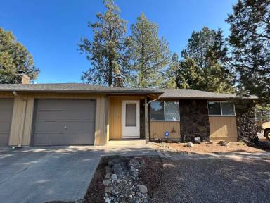Main picture of 1637 SE Skylark Dr