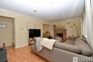 Main picture of 2540 Woodstock Rd