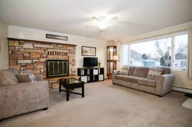 Main picture of 3211 Floral Blvd
