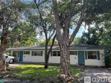 Main picture of 2340 SW 19th Ave